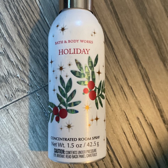 🎄Holiday Room Spray Brand New Bath & Body Works - Picture 5 of 5